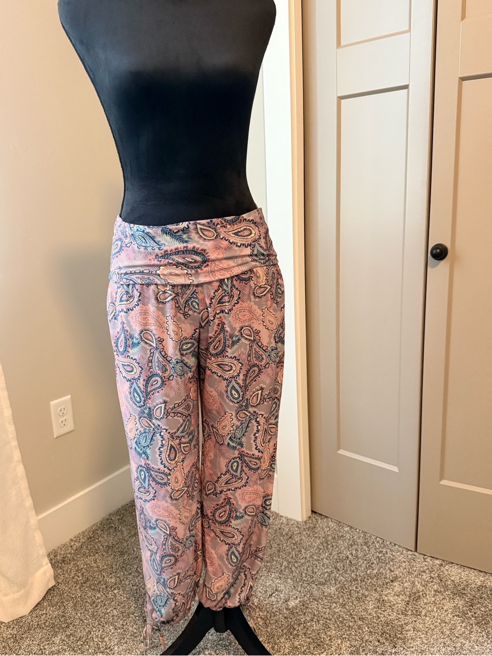 Onzie Gypsy Pants in pink and blue Tropical Paisley print.